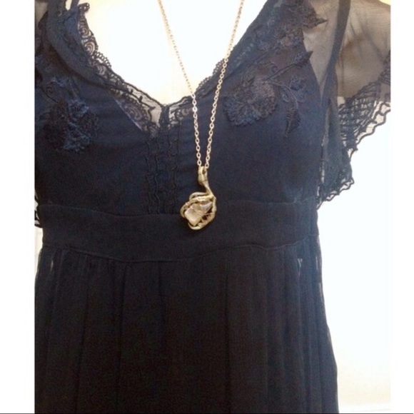 Beautiful sheer dress - Picture 4 of 4